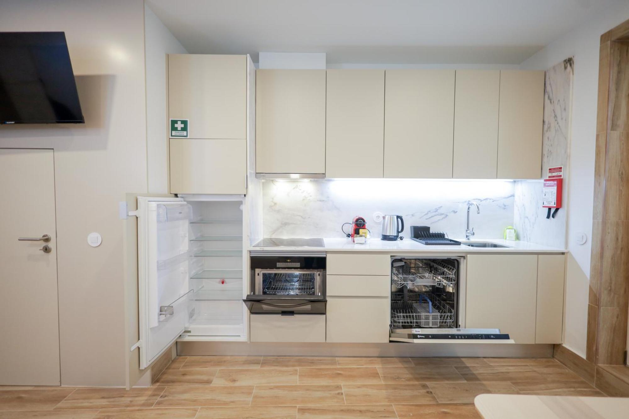 Martires Sweet Apts By Portocityhosts Номер фото